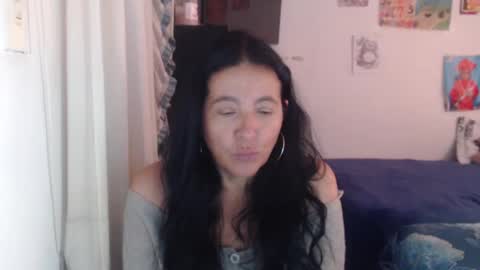 Snapshot of yasmin_love85 chatting on 05.25.26 yasmin_love85 online show from 05.25.26