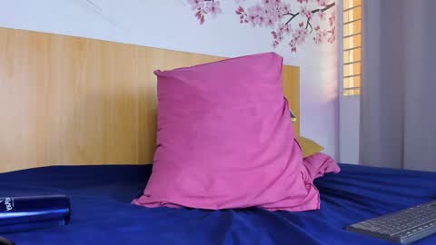 Yasminn Scott online show from 03.04.25