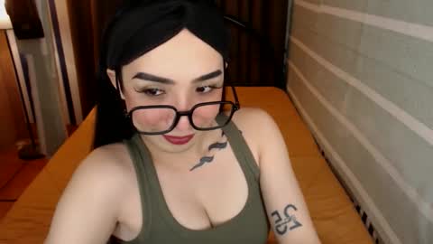 Snapshot of yassiered chatting on 02.02.25 yassiered online show from 02.02.25