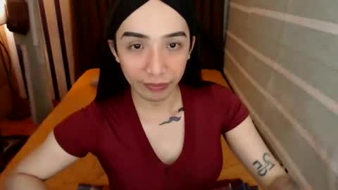Snapshot of yassiered chatting on 02.14.25 yassiered online show from 02.14.25
