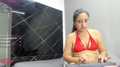 Snapshot of yaya____ chatting on 02.16.25 yaya____ online show from 02.16.25