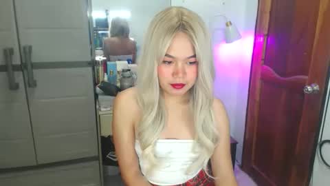 Snapshot of yazmin_shines chatting on 04.21.26 Yazzi online show from 04.21.26