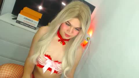 Snapshot of yazmin_shines chatting on 05.28.26 Yazzi online show from 05.28.26