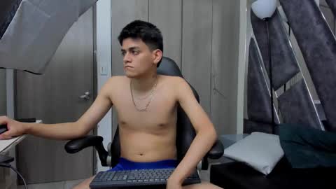 Snapshot of yef_thinn chatting on 02.20.26 yef_thinn online show from 02.20.26