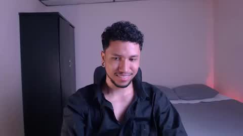 Snapshot of yeff_stone chatting on 09.23.25 yeff online show from 09.23.25