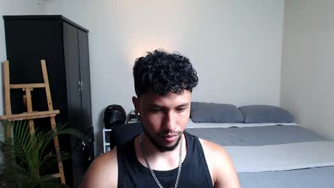 Snapshot of yeff_stone chatting on 04.25.26 yeff online show from 04.25.26