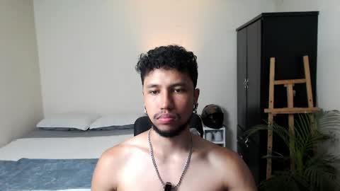 Snapshot of yeff_stone chatting on 05.29.26 yeff online show from 05.29.26