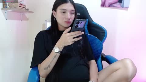 yeibles_hana2 online show from 12.15.24