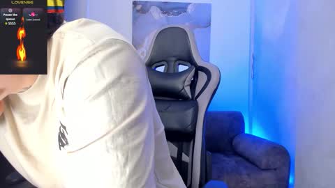 Snapshot of yeiko_romero_ chatting on 02.01.26 YEIKO ROMERO online show from 02.01.26