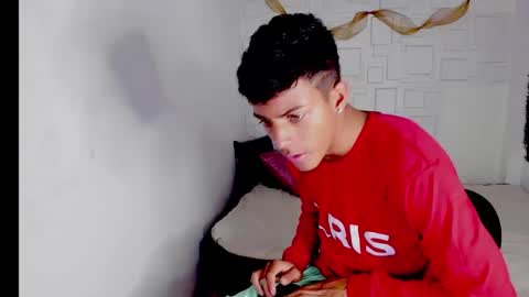 Snapshot of yeison_77 chatting on 12.10.24 yeison_77 online show from 12.10.24