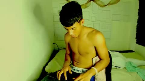 Snapshot of yeison_77 chatting on 12.10.24 yeison_77 online show from 12.10.24