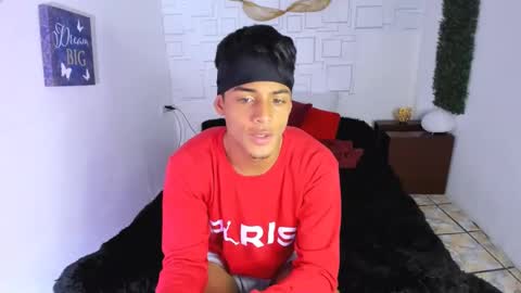 Snapshot of yeison_77 chatting on 12.16.24 yeison_77 online show from 12.16.24