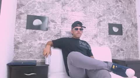 Snapshot of yeisonbrown chatting on 11.08.25 Yeison online show from 11.08.25