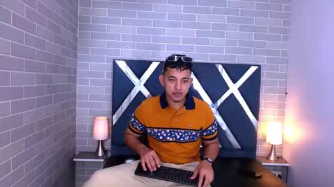 Snapshot of yeisonbrown chatting on 11.22.25 Yeison online show from 11.22.25