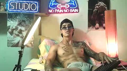 Snapshot of yeisoncastellanos1999 chatting on 11.04.25 yeisoncastellanos1999 online show from 11.04.25