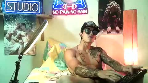 Snapshot of yeisoncastellanos1999 chatting on 11.06.25 yeisoncastellanos1999 online show from 11.06.25