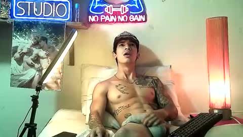 Snapshot of yeisoncastellanos1999 chatting on 11.26.25 yeisoncastellanos1999 online show from 11.26.25