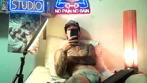 Snapshot of yeisoncastellanos1999 chatting on 11.27.25 yeisoncastellanos1999 online show from 11.27.25