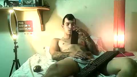 Snapshot of yeisoncastellanos1999 chatting on 06.23.26 yeisoncastellanos1999 online show from 06.23.26