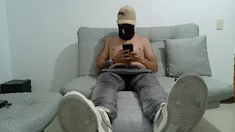 Snapshot of yeisongomezz chatting on 07.17.26 yeisongomezz online show from 07.17.26