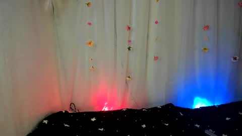 Snapshot of yelina_mh chatting on 11.07.25 YELINA online show from 11.07.25