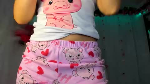 Snapshot of yelina_mh chatting on 11.23.25 YELINA online show from 11.23.25