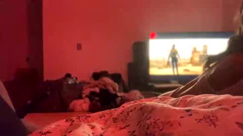 Ella Ts online show from 09.23.25