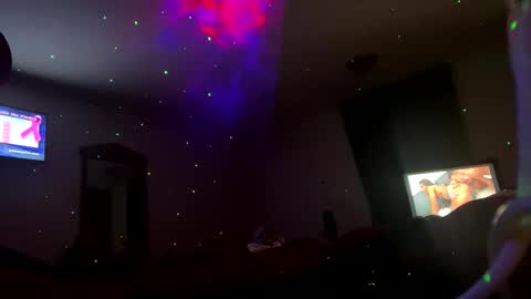 Ella Ts online show from 10.06.25