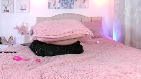 yellow_lily online show from 03.01.25