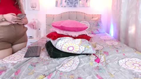 yellow_lily online show from 03.04.25