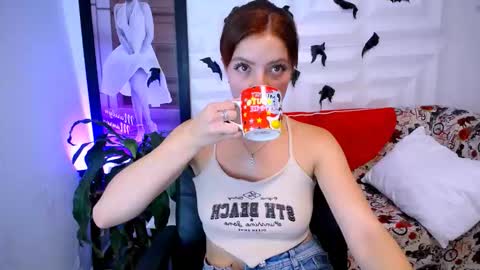 Snapshot of yemfairymcry chatting on 10.21.25 YEM online show from 10.21.25