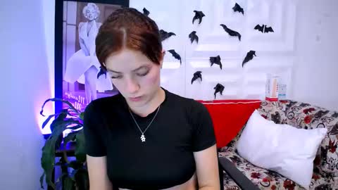 Snapshot of yemfairymcry chatting on 10.23.25 YEM online show from 10.23.25