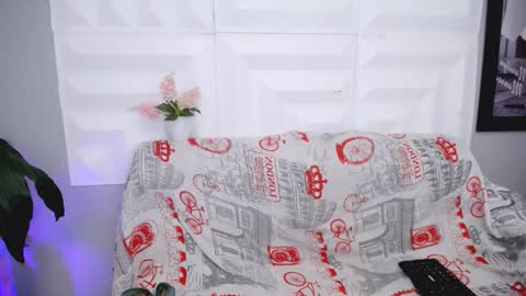 Snapshot of yemfairymcry chatting on 12.19.25 YEM online show from 12.19.25