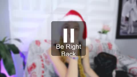 Snapshot of yemfairymcry chatting on 12.22.25 YEM online show from 12.22.25