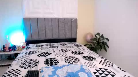 Snapshot of yemfairymcry chatting on 01.19.26 YEM online show from 01.19.26