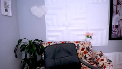 Snapshot of yemfairymcry chatting on 02.28.26 YEM online show from 02.28.26