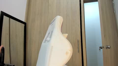 yenifer016 online show from 02.24.25