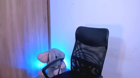 Yenifer Barahona Acuario online show from 12.13.25