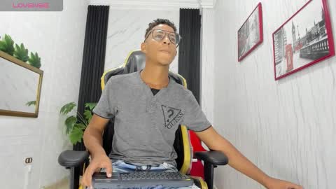 M O R E N O online show from 10.24.25