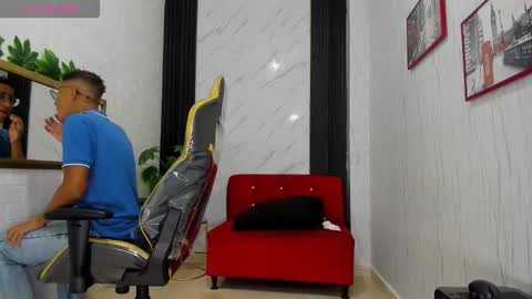 M O R E N O online show from 10.25.25