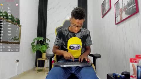 M O R E N O online show from 10.28.25