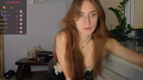 Snapshot of yes_to_heaven chatting on 11.15.25 Zoe online show from 11.15.25