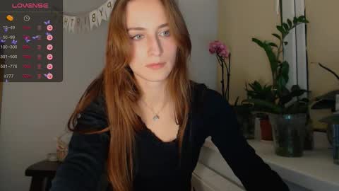 Snapshot of yes_to_heaven chatting on 11.19.25 Zoe online show from 11.19.25