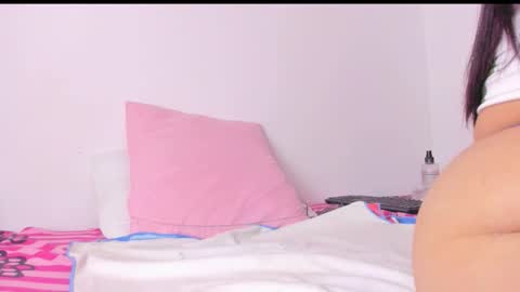 yesicasquirt65 online show from 12.04.25