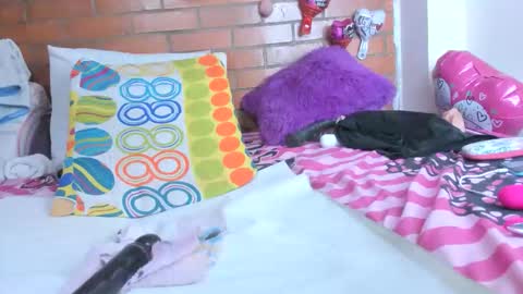 Snapshot of yesicasquirt65 chatting on 02.24.26 yesicasquirt65 online show from 02.24.26