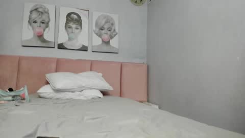 Snapshot of yess__daddy chatting on 02.06.25 yess__daddy online show from 02.06.25