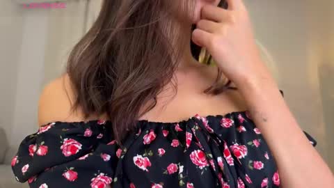 Snapshot of yessasha1 chatting on 12.21.25 Amy online show from 12.21.25