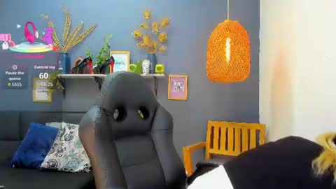 Snapshot of yessika_parker chatting on 06.11.26 yessika_parker online show from 06.11.26