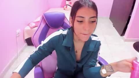 YEVENIA online show from 11.28.25