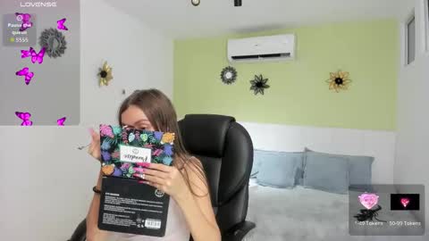 YEYE online show from 12.14.25